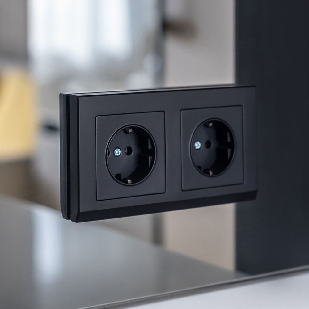 Рамка из поликарбоната Werkel Stark на 2 поста Черный W0021808 — изображение 2