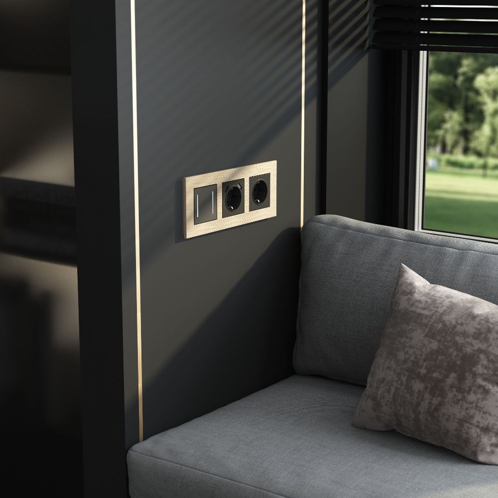 Рамка из металла Werkel AluMax на 3 поста Шампань W0033511 — изображение 2