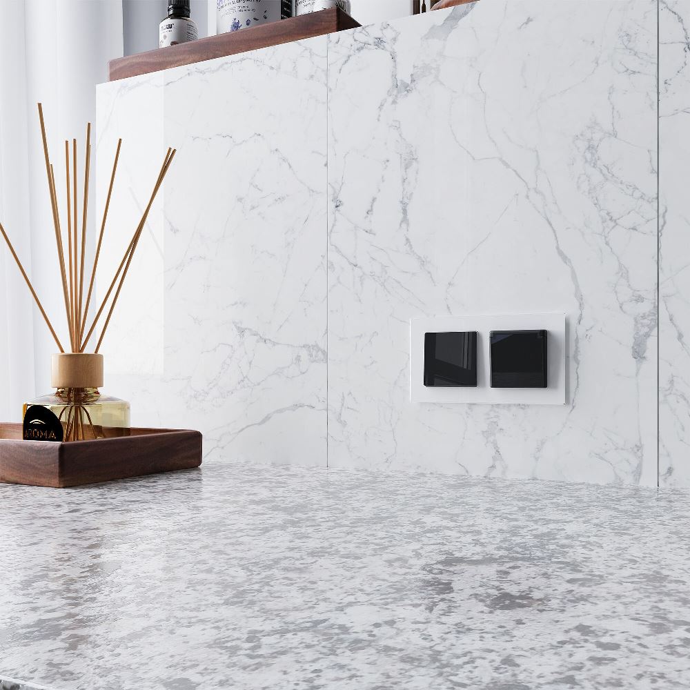 Розетка встраиваемая влагозащищенная Werkel с заземлением, шторками и защитной крышкой Черный W1171248 — изображение 3